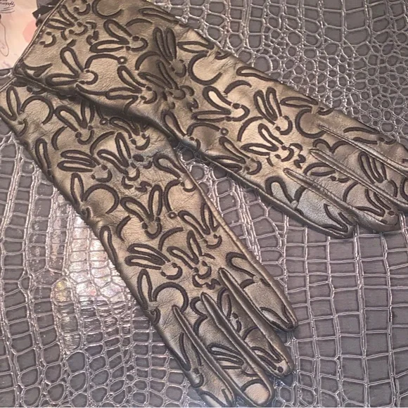 Echo Black Leather Gloves with Pattern